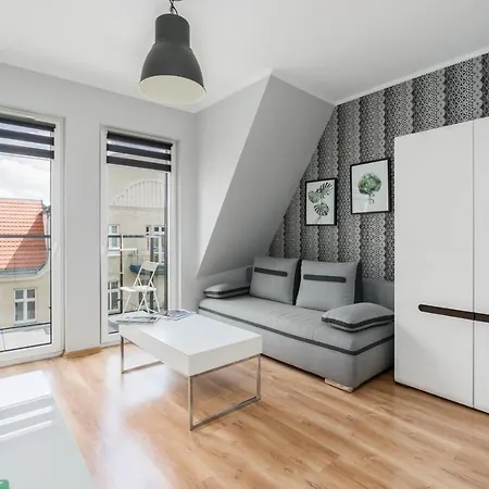 Апартаменти Rozana By Renters