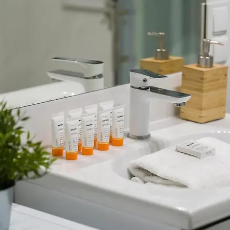 Апартаменти Rozana By Renters *