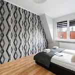 Rozana By Renters * 포즈난